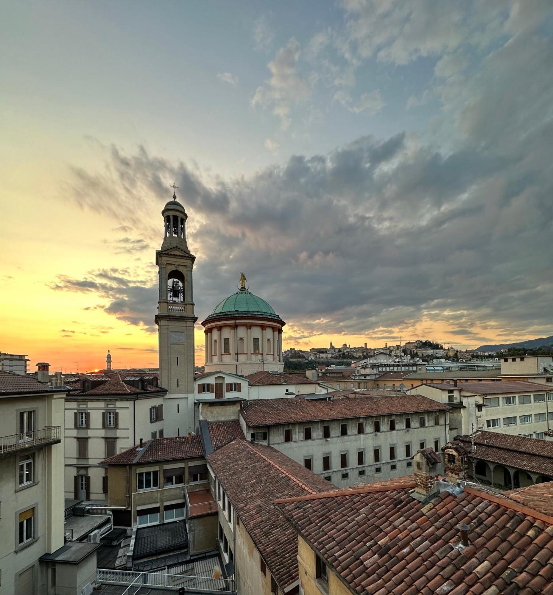 Апартаменты San Francesco Skyline Бергамо Экстерьер фото